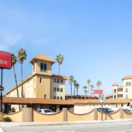 Ramada By Wyndham Burbank Airport-3